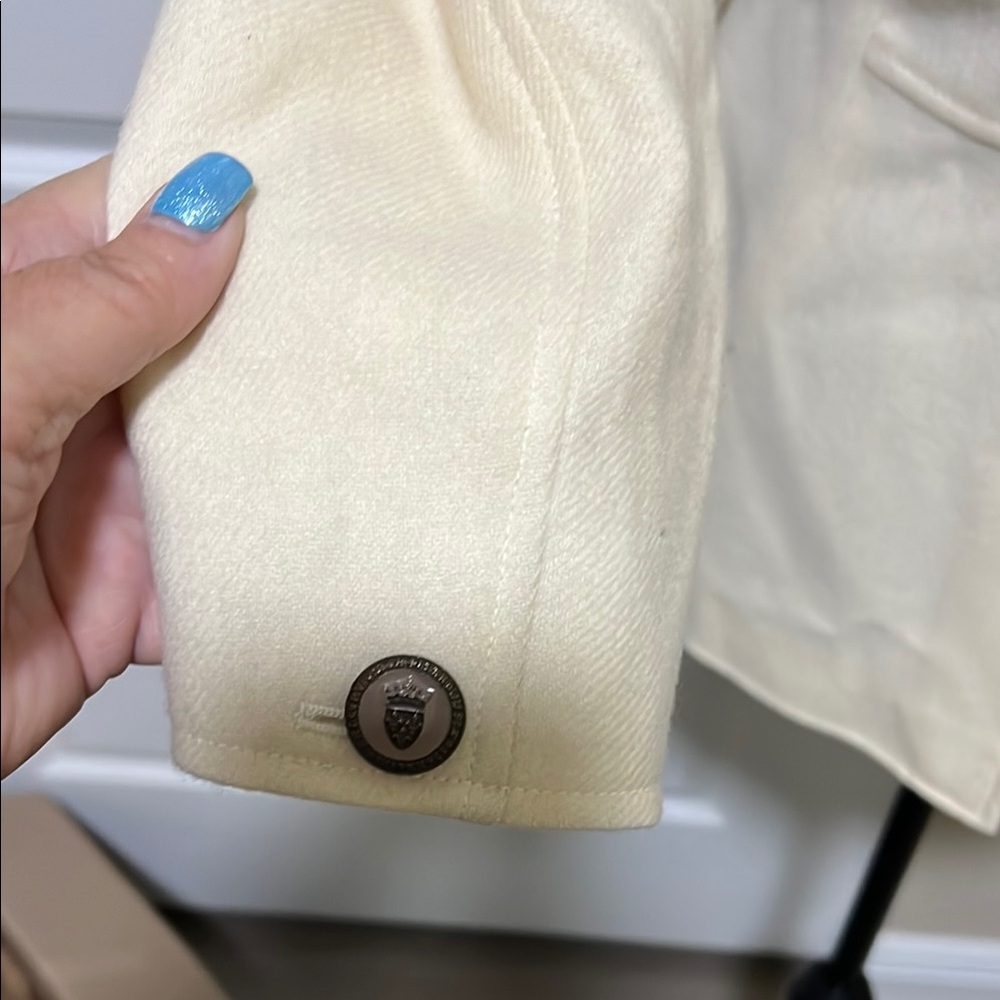 Elegant Cream Women's Blazer - Picture 5 of 11
